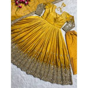 Robe Anarkali de créateur avec dupatta pour les fêtes et les tenues de soirée - Product Image 6