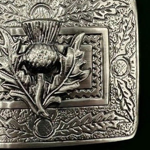 Impresionante Hebilla de Cinturón Cromada para Kilt con Diseño 3D de Cardo, Acabado Antiguo Tradicional Escocés, Hebillas al por Mayor 2026 - Product Image 5