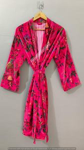Bata de terciopelo rosa floral para mujer, de longitud completa, manga tres cuartos, cierre con cordón, suave y a la moda, para dormir - Product Image 2