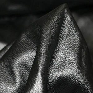 Blousons universitaires vintage tendance pour hommes – Chauds et isolés pour l'hiver, avec logo personnalisé, couleurs ton sur ton, style décontracté urbain - Product Image 5