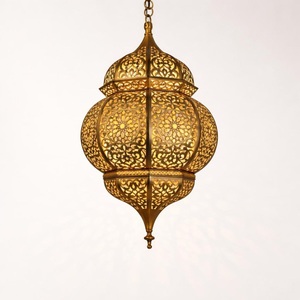 โคมไฟแขวนทองเหลืองลายฉลุประณีตสำหรับตกแต่งบ้าน - Product Image 1