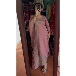 Hermoso Kurti y Dupatta Bordados para Fiestas - Ropa India y Pakistaní - Product Image 3