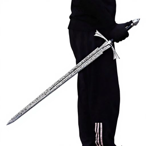 Épée médiévale en acier inoxydable avec lame à motifs et fourreau noir, épées à prix raisonnable en vente - Product Image 2