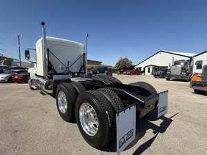 Tracteur routier diesel poids lourd 6x4 avec cabine couchette pour le transport de marchandises et de fret sur longue distance - Product Image 3