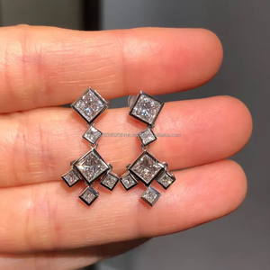 Pendientes de Diamantes con Corte Princesa en Oro Blanco, Pendientes Clásicos de Corte Cuadrado Brillante, Regalo de Boda o Aniversario para Ella - Product Image 1