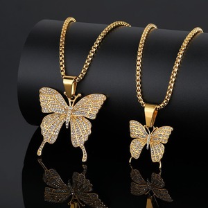 Colgante de mariposa de acero inoxidable con diseño nuevo, chapado en oro y diamantes, estilo hip hop, para mujer. - Product Image 3