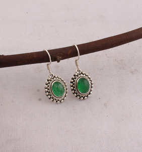 Boucles d'oreilles pendantes vintage en argent sterling 925 Shree Jaipur faites à la main avec jade vert en forme de goutte d'eau pour femmes et unisexe, vente en gros - Product Image 2