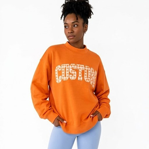 Sudadera Varsity Personalizada al por Mayor con Parches Bordados, Cuello Redondo, Texto Personalizado, Regalo para Mamá, Marca Personalizada - Product Image 3