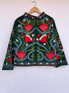 Veste en velours vert foncé artisanale, broderie florale rouge vibrante Suzani de qualité supérieure, vêtement d'hiver de luxe, style bohème chic, ouverte sur le devant - Product Image 3