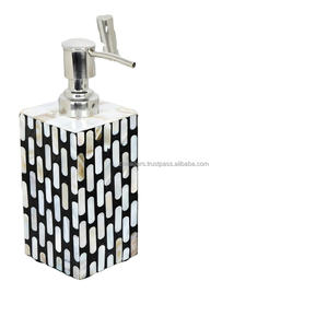 Ensemble de quatre pièces de comptoirs de salle de bain en nacre distributeur de liquide porte-brosse de vadrouille forme personnalisée coque élégante détail de surface - Product Image 5