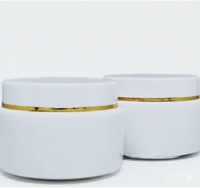 Pots et contenants cosmétiques de qualité supérieure, parfaits pour les crèmes hydratantes ou les gels, disponibles pour la vente en gros