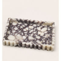 Plateau décoratif rectangulaire en métal avec bord festonné, design moderne, personnalisable pour les occasions de mariage et du Ramadan, pièce unique