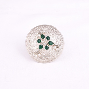 Anillo Grande Ajustable Boho con Diseño Floral de Gemas de Perla y Hidroperlas Verdes - Product Image 1