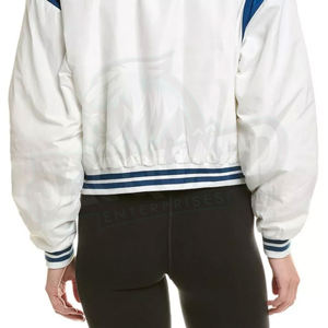 แจ็คเก็ตวาร์ซิตี้ผู้หญิงแบบครอปผ้าฝ้ายเรียบๆ ผลิตจากโรงงาน ราคาถูก รับสั่งทำตามแบบ ปี 2026 เสื้อผ้าลำลองแฟชั่น แจ็คเก็ตวาร์ซิตี้ผู้หญิงแบบครอป - Product Image 2