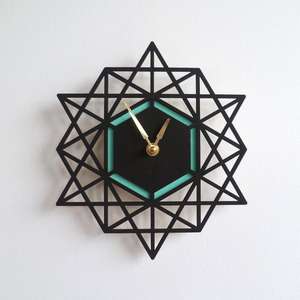 Reloj de Pared Minimalista con Diseño de Estrella Hexagonal, Creativo y Abstracto, con Manecillas Doradas, Movimiento de Cuarzo, Decorativo para Colgar en la Pared - Product Image 1