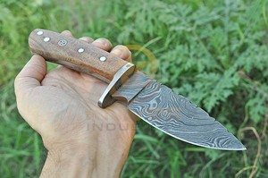Couteau de chasse et de camping à lame fixe en acier Damas forgé à la main, couteau de survie plein tang avec garde-poignée en bois, DIY - Product Image 2