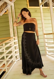 Falda Maxi Boho Envolvente de Algodón, Falda de Festival con Estampado Tribal Crema, Falda de Playa de Verano, Ropa Bohemia Estilo Hippie - Product Image 2