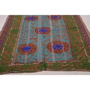 ผ้าห่มปักลายคันธาซูซานี ลาวินาส วินเทจ ทำมือ 100% ผ้าฝ้ายลายดอกไม้สไตล์โบโฮ ผ้าคลุมเตียงอินเดีย ผ้าห่มอินเดีย เป็นมิตรกับสิ่งแวดล้อม - Product Image 3