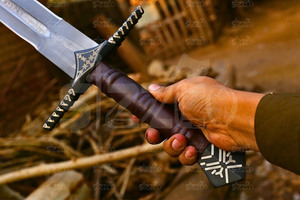 Espada Medieval de Fantasía, Hoja de Acero Inoxidable, Mango de Madera Envuelto en Cuero, Cuchillo Vikingo para Camping, Funda Decorativa, Regalo OEM - Product Image 4