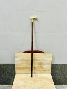 Bastón Multifuncional Hecho a Mano de Madera de Palisandro con Empuñadura de Cabeza de Tigre de Latón de Uttarakand - Product Image 5