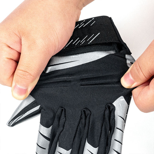 Guantes Deportivos de Dedo Completo, Negros y Blancos, para Fútbol, con Impresión Reflectante, Antideslizantes, Unisex, para Todas las Estaciones, Uso en Exteriores - Product Image 3