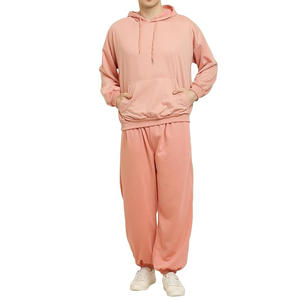 Ensemble de survêtement élégant pour les marchés athlétique et streetwear, fabriqué par des experts - Product Image 1