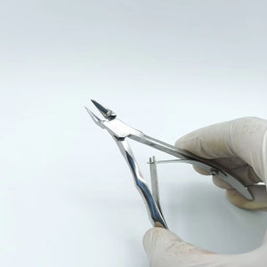 Outil de manucure de qualité supérieure, lames affûtées, coupe-cuticules super tranchantes en acier inoxydable - Product Image 1