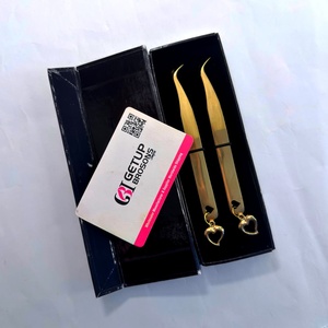 Pinzas para Pestañas de Plasma Doradas GETUP BROSONS, Punta Suave de Precisión, Empaque en Caja con Diseño de Corazón - Product Image 4
