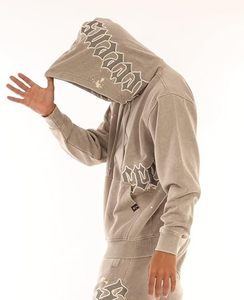 Conjunto deportivo de forro polar para hombre, estilo urbano, grafiti, oversize, corte holgado, con cintura acanalada, de la marca Superior International. - Product Image 3
