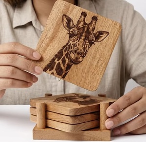 Juego de Posavasos Cuadrados de Madera con Diseño Rústico, Hechos a Mano, 10 cm de Diámetro, Decoración Novedosa, Marca de Arte con Cuentas - Product Image 1