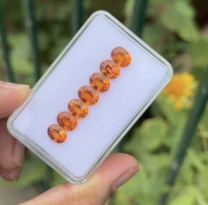 Saphir orange naturel ovale, 8x6mm, couleur orange profond - Product Image 1