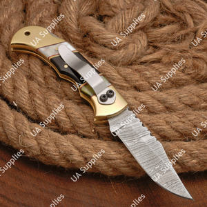 Couteau pliant de luxe en acier Damas avec manche en corne de taureau exotique, couteau tactique professionnel EDC pour le camping et la chasse, vente en gros - Product Image 6