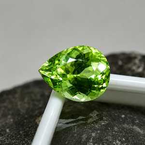 Piedra preciosa de peridoto con corte en forma de pera, verde brillante, certificada, piedra suelta, cristal natural para la fabricación de joyas. - Product Image 5