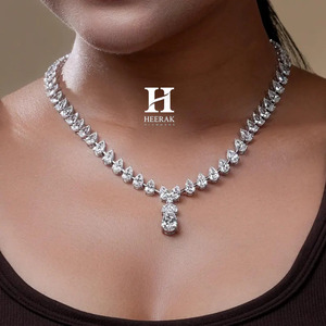 สร้อยคอเพชรทรงลูกแพร์หรูหรา เพชรเลี้ยงในห้องปฏิบัติการ ชุบทองคำขาว 18K ความใส VVS สี D รูปทรงลูกแพร์ สร้อยคอเพชรแบบห้อยสำหรับงานแต่งงาน - Product Image 1