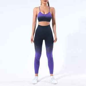 Conjunto de Yoga Elástico para Mujer, Fabricación Pakistaní, Diseño Único, Conjunto de Yoga para Mujer para Uso en Exteriores, Hecho de Poliéster - Product Image 2