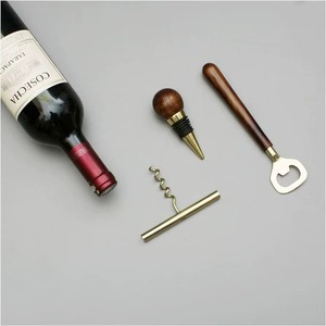Ouvre-bouteille multifonction à manche en bois avec tire-bouchon et porte-clés, ouvre-bouteille manuel en acier inoxydable - Product Image 4