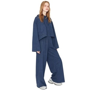 Conjunto de 2 piezas de ropa urbana informal de invierno vintage con logotipo personalizado para mujer, sudadera con capucha corta 100% algodón, chándal holgado y amplio. - Product Image 1