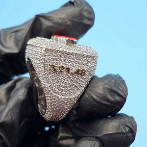 Bague Hip Hop Moissanite VVS personnalisée avec logo lettre, certifiée IGI, en argent 925, bijoux fins pour homme, idéale pour les fêtes - Nouveauté très prisée - Product Image 6