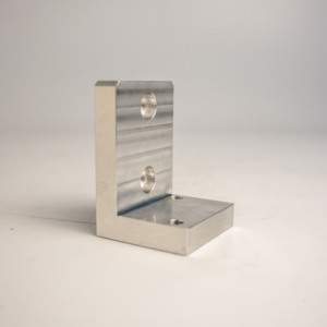 Bloc de montage à angle droit en acier inoxydable usiné CNC robuste AMT VINA pour l'automatisation de précision et les dispositifs de fixation - Product Image 1