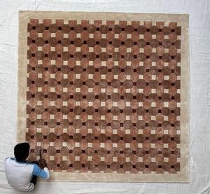 Alfombra de Lana y Seda 100% Hecha a Mano con Diseño Floral Irregular y Redondo para Sala de Estar, Dormitorio, Habitación Infantil y Uso en el Automóvil - Product Image 3