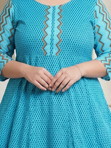 Teal Zig Zag Geometric Print Anarkali <b>Kurti</b> In Cotton Fabric For Plus Size Women's Round Neck Three Quarter Sleeves - Product Image 5
