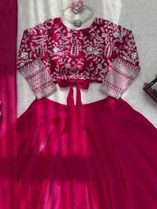 Divyam Creation Lehenga Choli en Spandex Brodé Rouge, Robe de Mariage Indienne Traditionnelle Longue, Coupe Classique pour Femme - Product Image 2