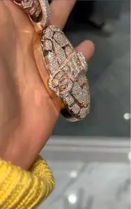 Colgante de Plata de Ley 925 con Baño de Oro Rosa de 14K, con Moissanita Redonda de 4 Quilates con Corte Brillante, Personalizado para Mujer - Product Image 3