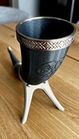 Mug en corne de buffle imprimé style Viking allemand traditionnel - Fait main par des artisans indiens, design authentique d'inspiration ancienne