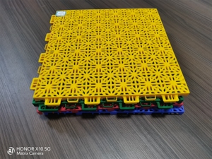 กระเบื้องพื้นพลาสติกแบบ interlocking กันลื่นสำหรับสนามบาสเกตบอลและสนามเด็กเล่นกลางแจ้ง พื้นกีฬากลางแจ้ง - Product Image 5
