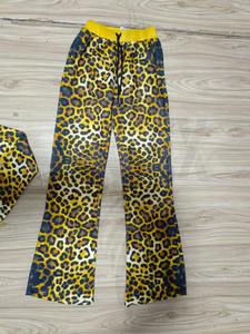 Sudadera con Capucha para Mujer, Diseño de Leopardo Sublimado, Ligera, Ecológica, Transpirable, de Algodón French Terry, con Bordado y Lavado Ácido - Product Image 5