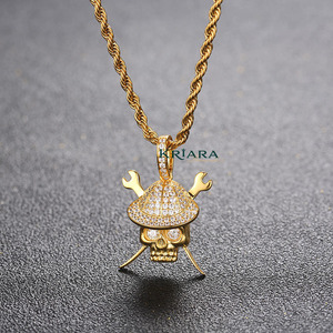 Colgante de Calavera en Plata 925 con Baño de Oro de 18K y Rodio, con Moissanita de Corte Brillante Redondo, Joyería Unisex Estilo Hip Hop - Product Image 2