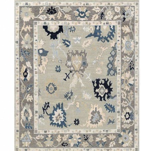 Tapis en laine noué à la main – Bordure florale contemporaine, design doux - Product Image 3