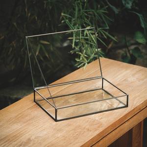 Añade un toque sofisticado a tu habitación con este llamativo organizador increíblemente diseñado por KHOOSI OVERSEAS. - Product Image 1