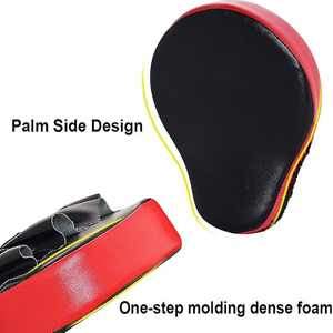 Pads de frappe incurvés en cuir PU rouge et noir avec mousse PVC, brassards réglables pour l'entraînement au kickboxing, Muay Thai et arts martiaux - Product Image 3